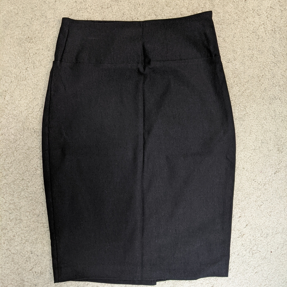 EUC - BCX Solid Pencil Skirt